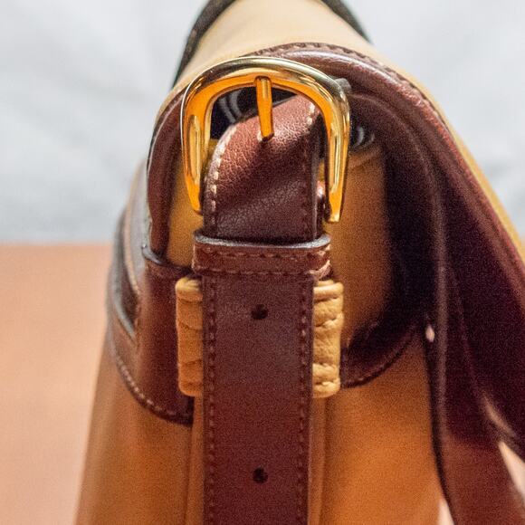 CL AMERICA Medium Tan Messenger Shoulder Bag Purse Roomy Handbag Faux Leather - Picture 6 of 8